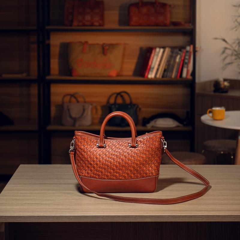 Ano ang dahilan kung bakit ang vegetable-tanned leather woven bags ay isang pagpipilian ng pangmatagalang kalidad at walang tiyak na oras na istilo?
