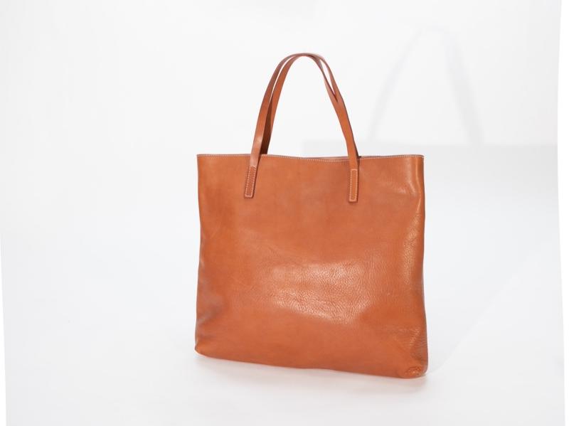 Bakit Nangibabaw ang Mga Vintage Saddle Bag sa 2026 Classic Fashion Trend?